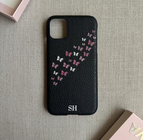 فراشات بينك-أسود