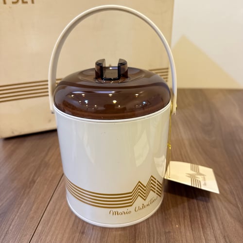 مجموعة ترمس تايجر مع دلو ثلج