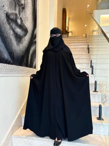 عباية بشت كريب ملكي طقطق