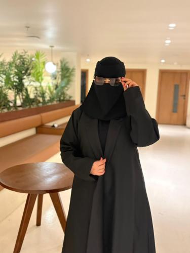 عباية بليزر سادة