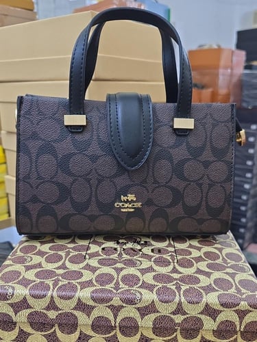 شنطة كوتش مع كافة الملحقات