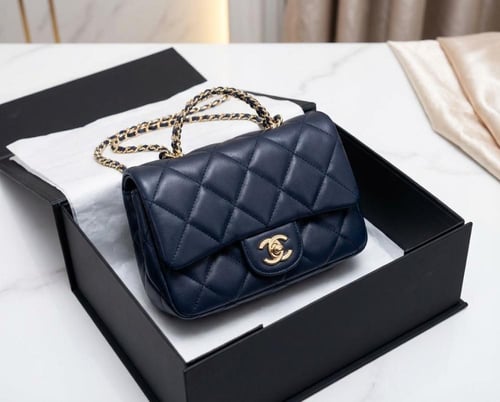 شنطة شانيل مع الملحقات