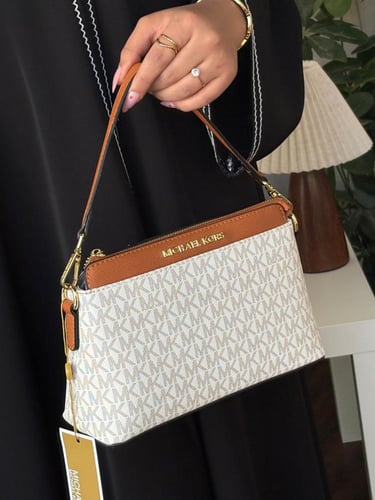 شنطة مايكل كورس