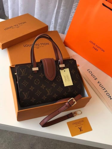 شنطة لويس فيتون