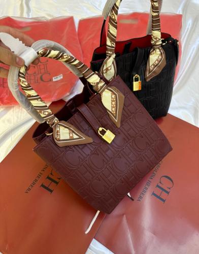 شنطة كارولينا هيريرا ch