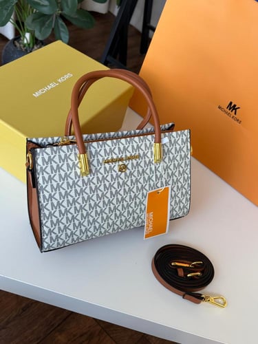 شنطة مايكل كورس