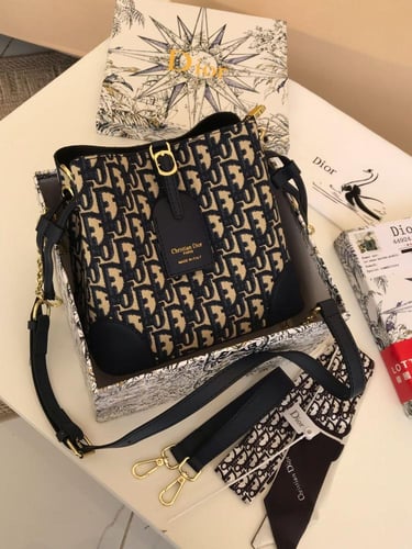 شنطة ديور مع الملحقات