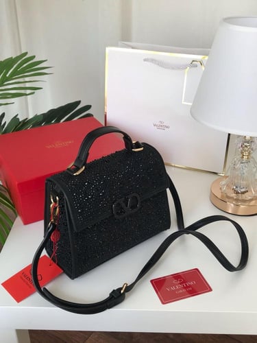 شنطة فالنتينو