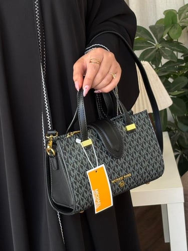 شنطة مايكل كورس