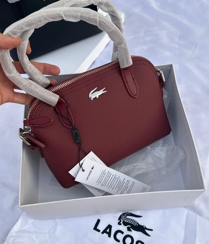 شنطة لاكوست