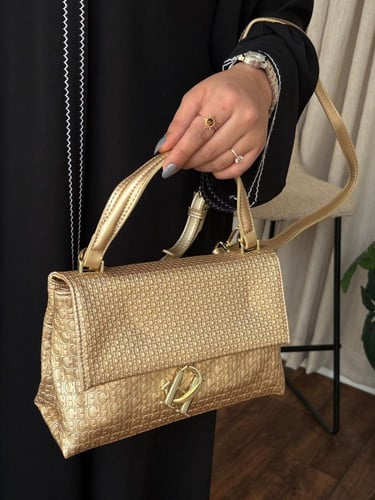 شنطة سي اتش مع كافة الملحقات