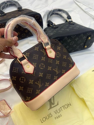 شنطة لويس فيتون