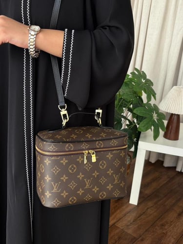 طقم لويس فيتون