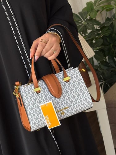 شنطة مايكل كورس