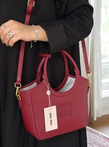 شنطة ميوميو عنابي