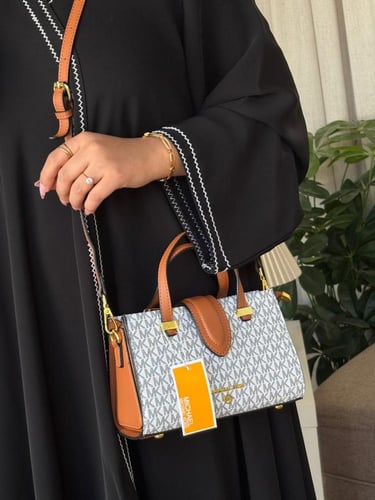 شنطة مايكل كورس