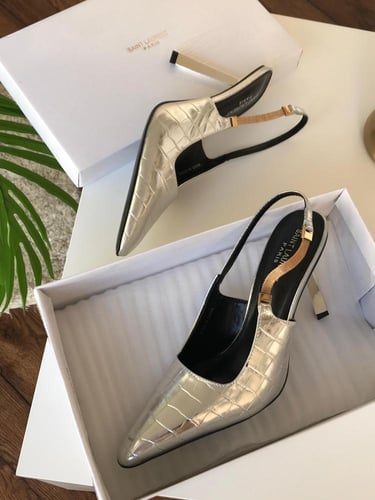 كعب سان لوران