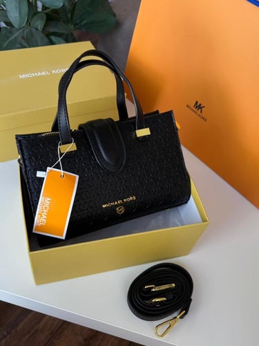 شنطة مايكل كورس