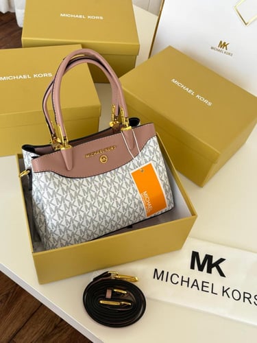 شنطة مايكل كورس