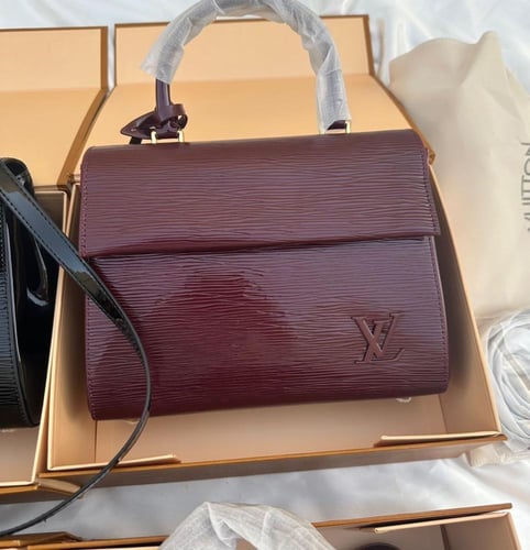 شنطة لويس فيتون