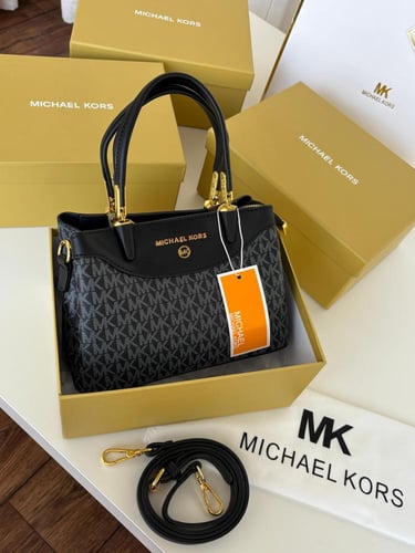 شنطة مايكل كورس