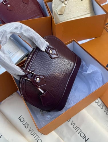 شنطة لويس فيتون