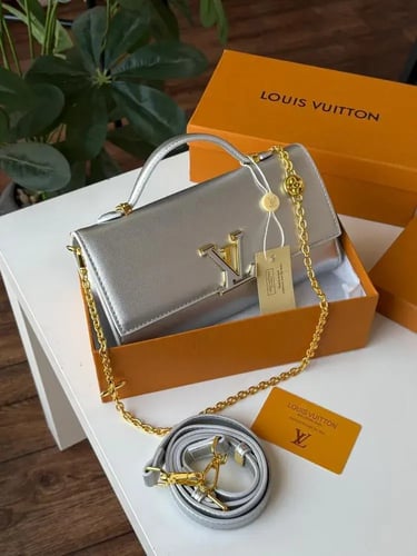 شنطة لويس فيتون