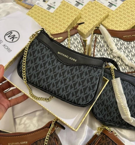 شنطة مايكل كورس