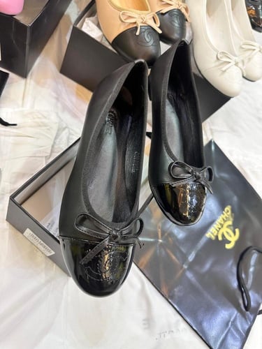 كعب فلات شانيل