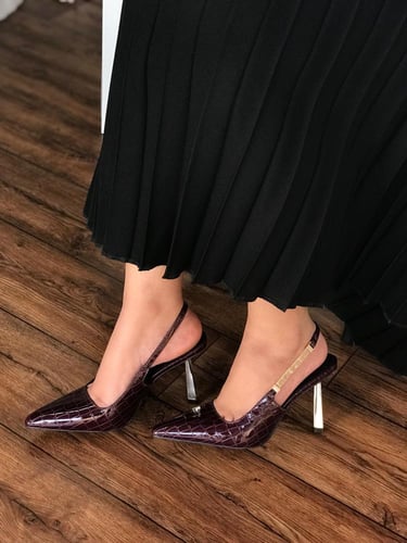 كعب سان لوران