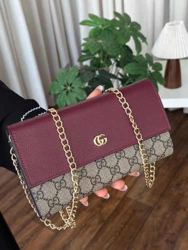 شنطة قوتشي حجمين مع كافة الملحقات