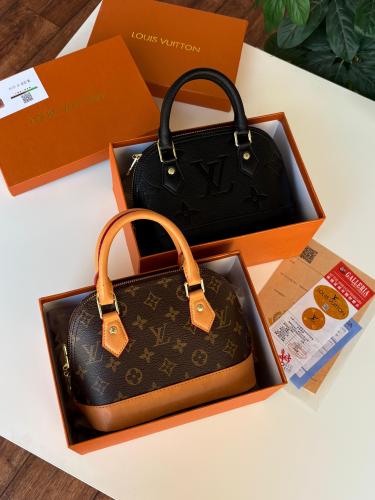 شنطة لويس فيتون هرم سوبر حجم وسط