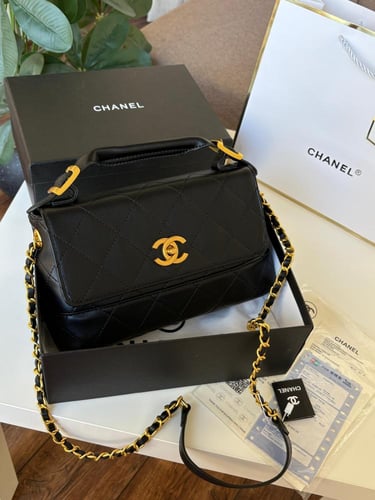 شنطة شانيل مخمل و جلد