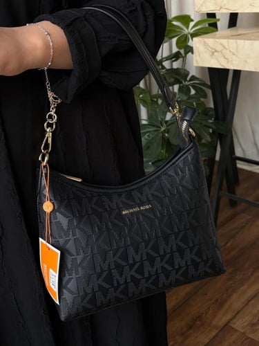 شنطة مايكل كورس