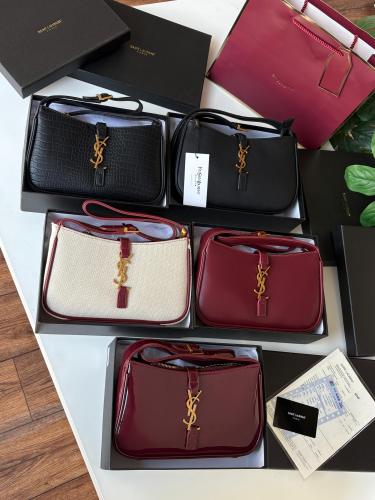 شنطة سان لوران الأكثر طلبآ