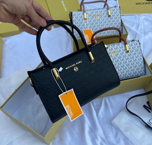 شنطة مايكل كورس