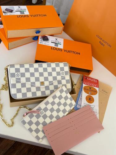 شنطة لويس فيتون مع كافة الملحقات