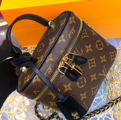 شنطة لويس فيتون