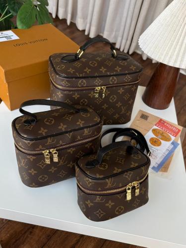 طقم لويس فيتون