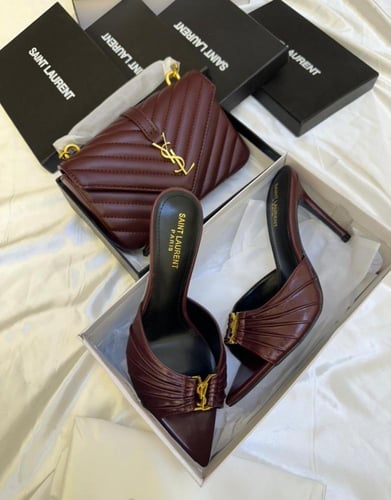 طقم سان لوران مع الملحقات