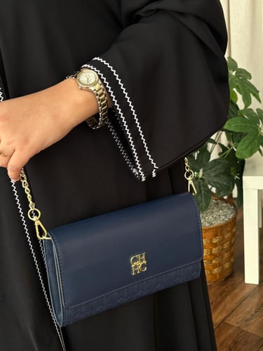 شنطة سي اتش حجم وسط