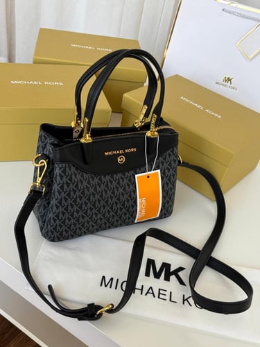 شنطة مايكل كورس