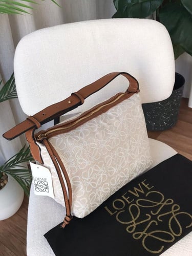 شنط ماركة لويفي