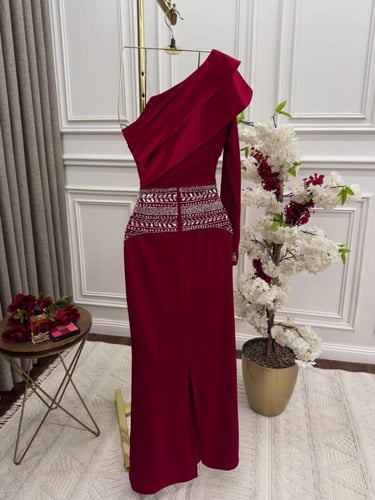 فستان احمر انيق