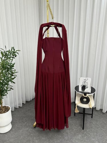 فستان العيد برغندي