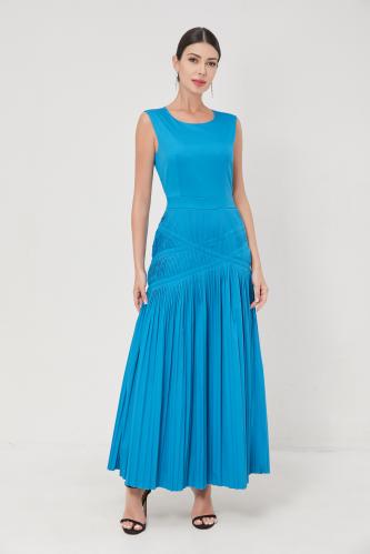 فستان بقصة مميزة