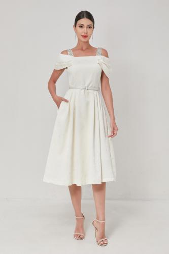 فستان بحزام خارجي