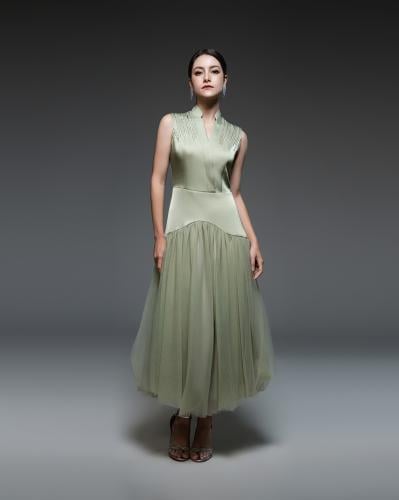 فستان بقصة مختلفة