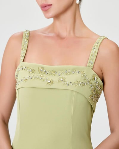 فستان بتطريز مميز