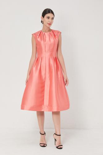 فستان مميز بكسرات